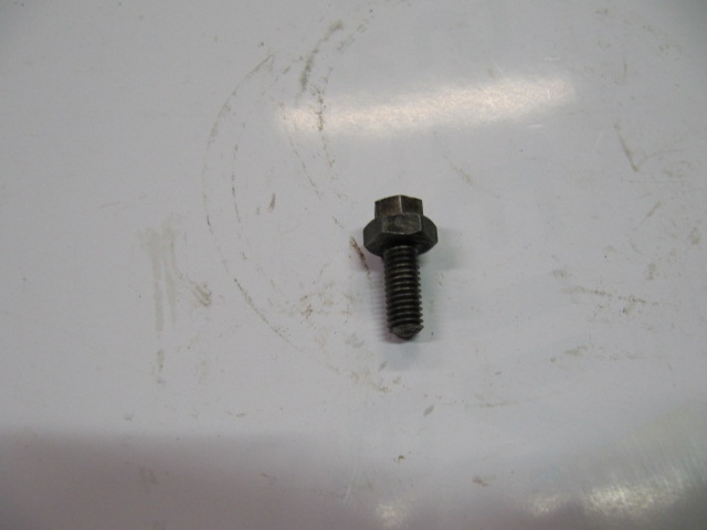 055636 - srew adjust valve